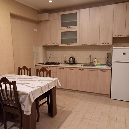 Grigol'S Apartament Tbilisi ภายนอก รูปภาพ