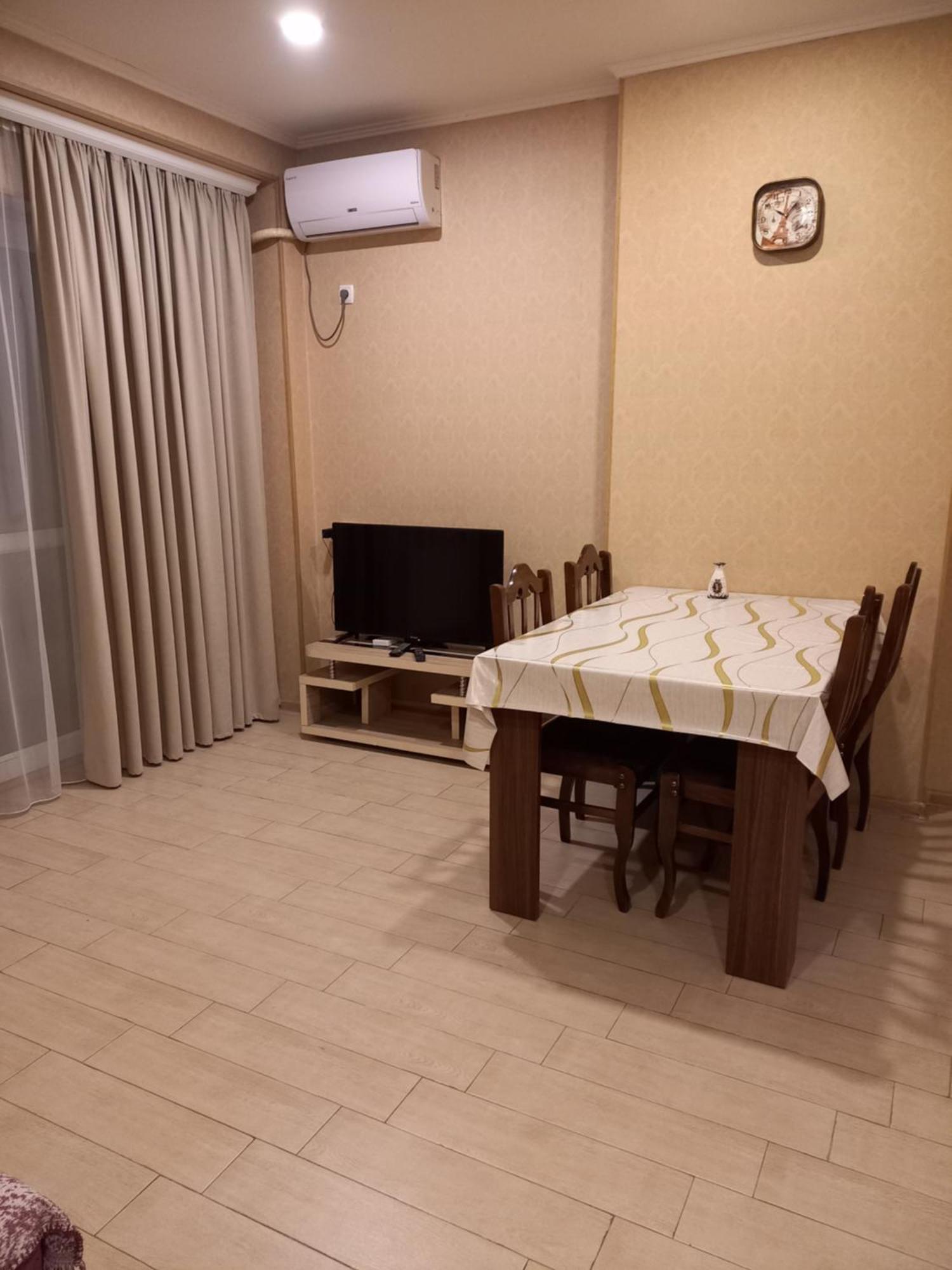 Grigol'S Apartament Tbilisi ภายนอก รูปภาพ